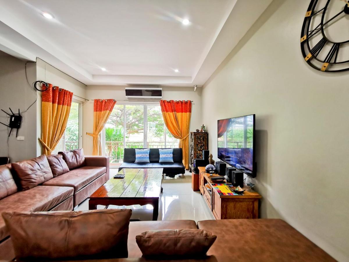 Thepprasit Cosy Villa Jomtien Beach Buitenkant foto