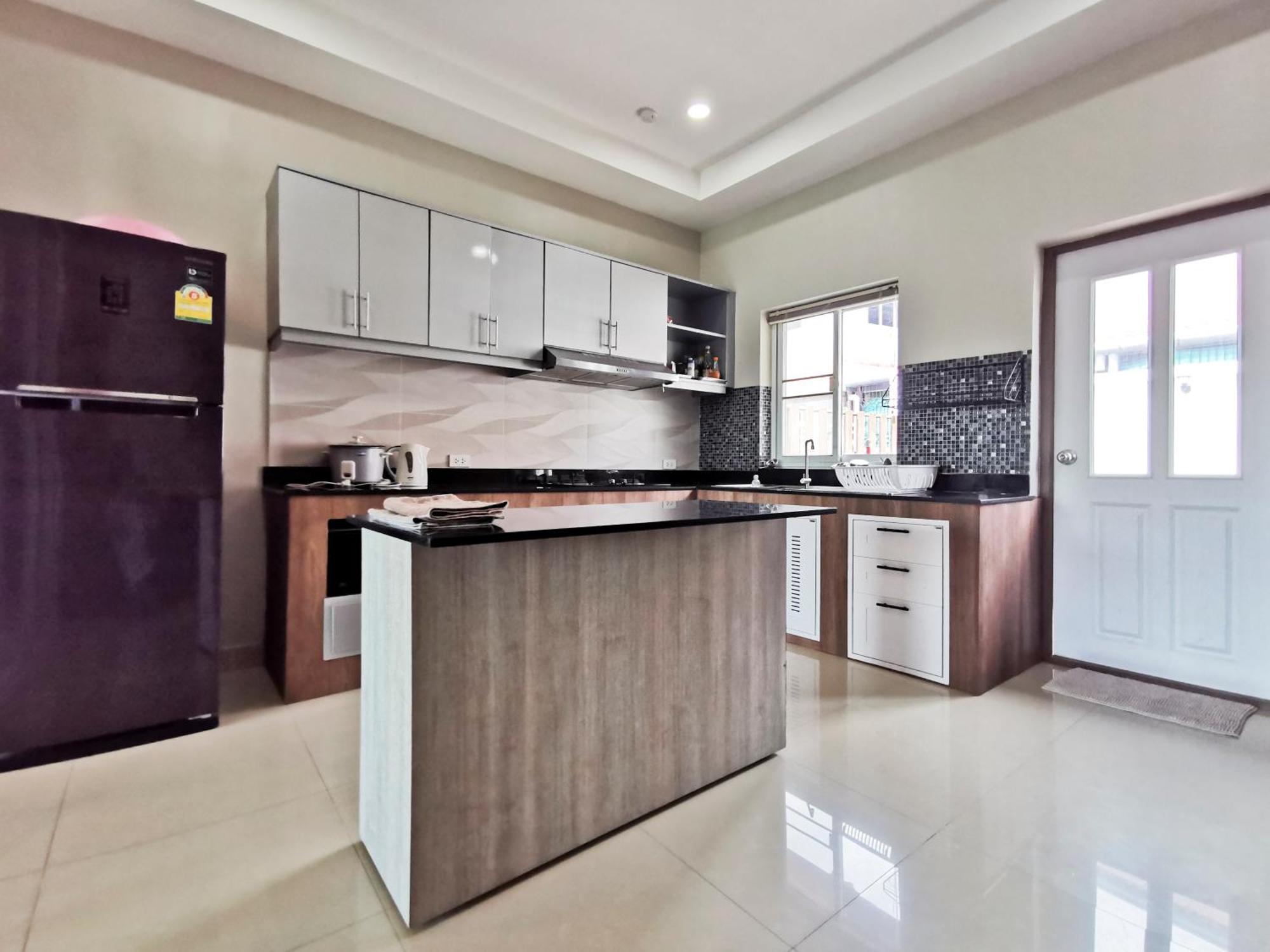 Thepprasit Cosy Villa Jomtien Beach Buitenkant foto